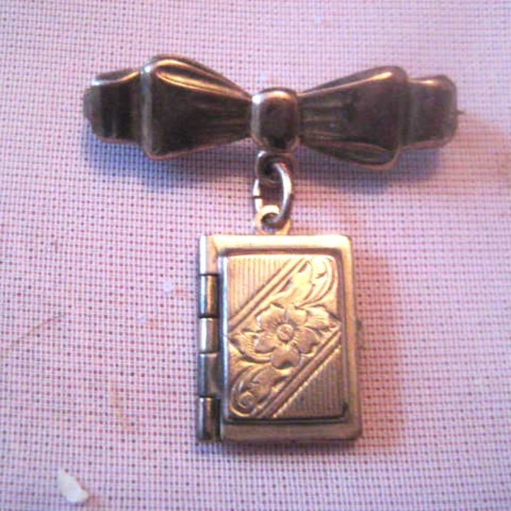 Women's Locket Brooch Tiny Picture Book Style Vintage Pendant
